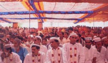 Thousands assemble for the Mass Marriage at Godhra.